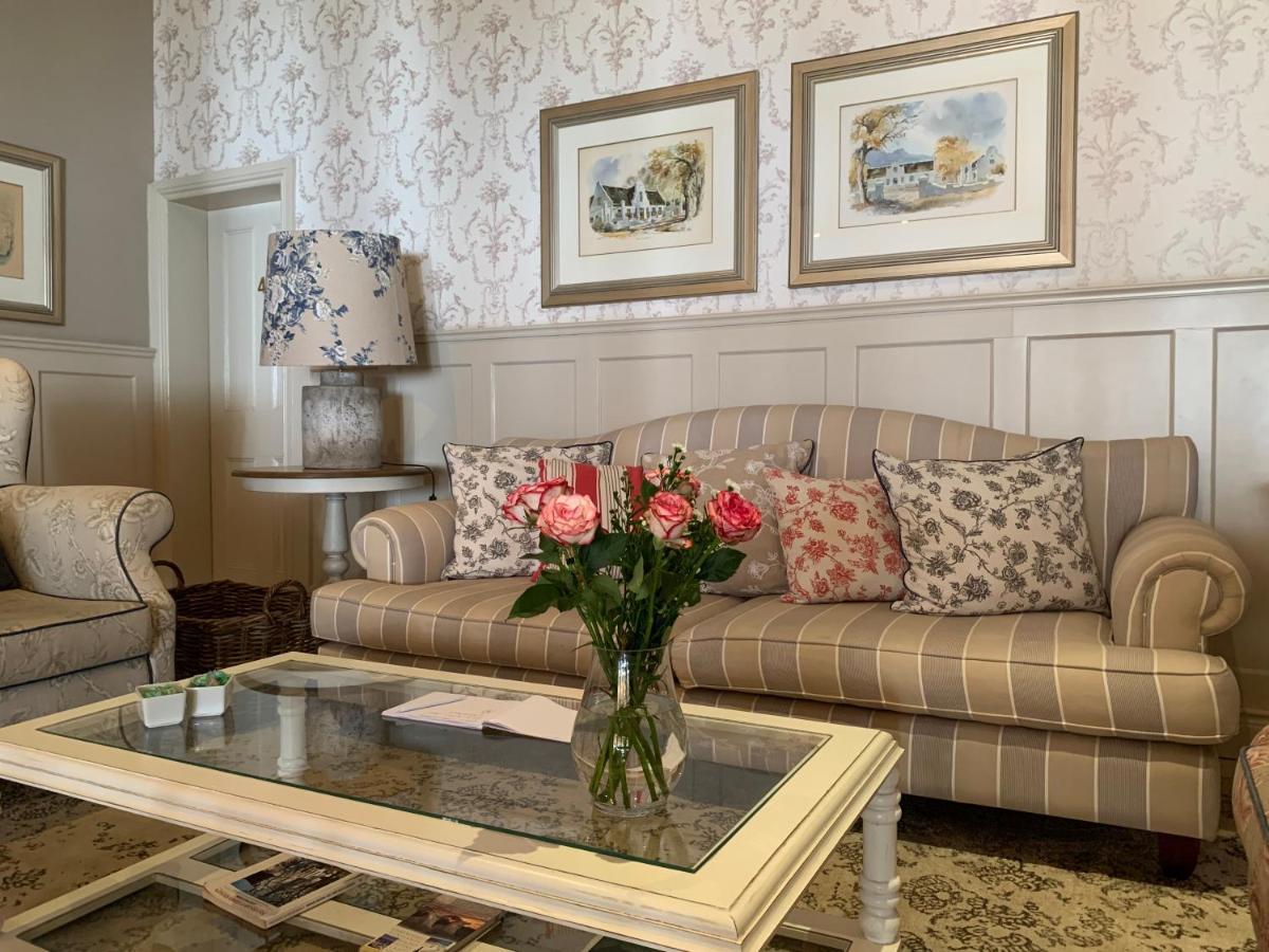 Avenues Guest House ステレンボッシュ エクステリア 写真